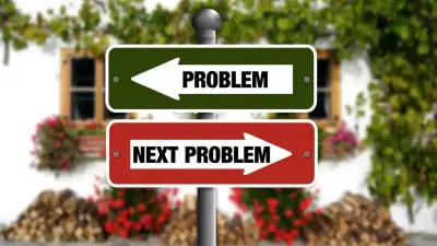 आसमान से गिरे खजूर में अटके मुहावरे का अर्थ, प्रयोग और उदाहरण | Aasman Se Gire Khajoor Mein Atke Meaning