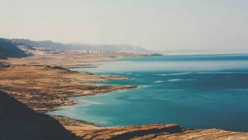 मृत सागर के बारे में रोचक तथ्य! पृथ्वी का अद्वितीय प्राकृतिक चमत्कार Dead Sea Facts in Hindi