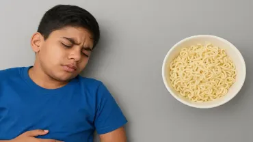 13 साल के बच्चे की मौत: कच्चे इंस्टेंट नूडल्स खाने का खतरनाक सच | Instant Noodles Side Effects Hindi